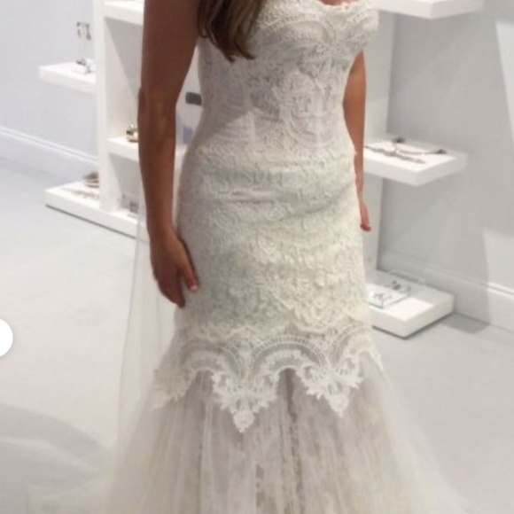 Rivini Leana Couture Wedding Gown - Picture 3 of 8